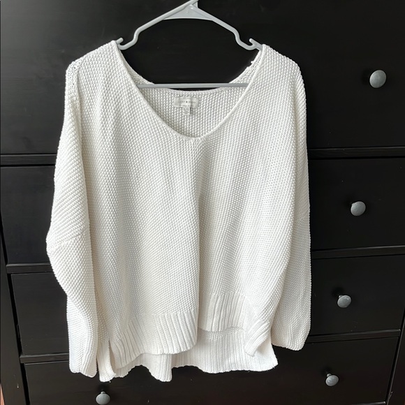 Lucky Brand Sweaters - Lucky Brand VNeck White Sweater